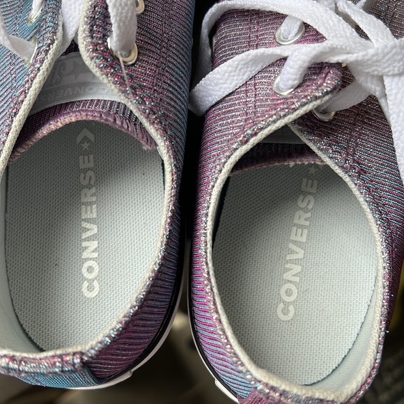 Converse Juniors Metallic Chuck Taylors All Star Low Tops - Picture 5 of 10